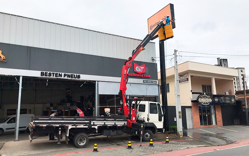 Cilesio Transporte: a empresa mais bem avaliada no serviço de transporte com caminhão munck em Itajaí e região