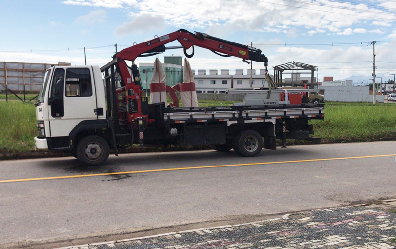 conheca tudo sobre o caminhao munck e suas funcoes