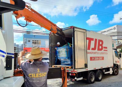 dicas para realizar o transporte de cargas de forma segura 400x284 - Içamento de Pessoas em Itajaí / SC