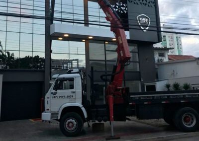 caminhao munck em brusque qual e o seu uso 400x284 - Içamento de Pessoas em Itajaí / SC