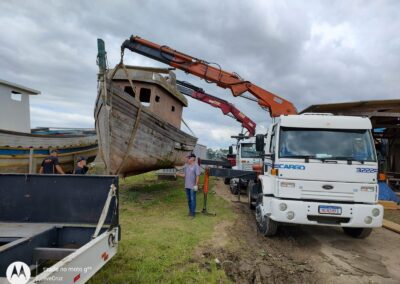 img topo icamento de pecas nauticas em itajai 400x284 - Transporte e Içamento de Equipamentos Náuticos em Itajaí / SC