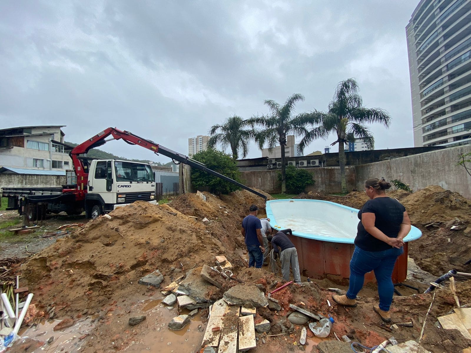 img topo icamento de piscinas em itajai - Içamento de Piscinas em Itajaí / SC