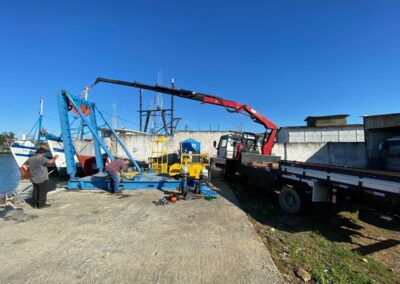 icamento de pecas nauticas em itajai 01 400x284 - Transporte e Içamento de Equipamentos Náuticos em Itajaí / SC