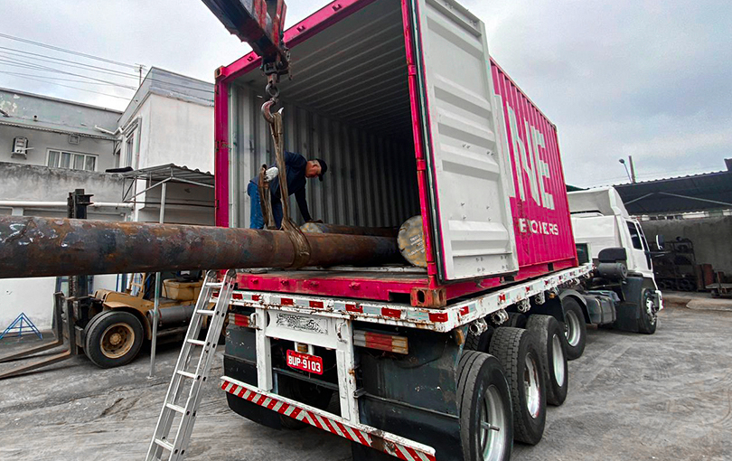 Descubra como lidar com danos na desova de containers em Navegantes