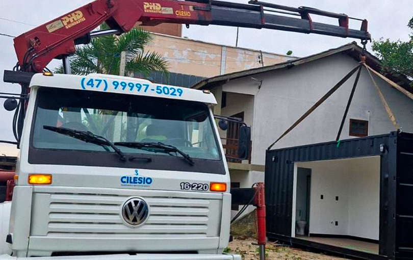 Movimentação de containers carregados: conheça nosso guia completo