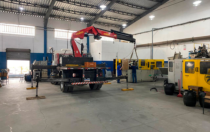 Descubra como planejar uma remoção industrial com munck de forma segura