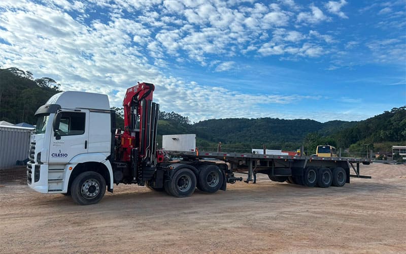 carreta munck doze metros cilesio - Equipamentos